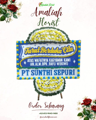 Papan Bunga Duka di Jembatan Kecil